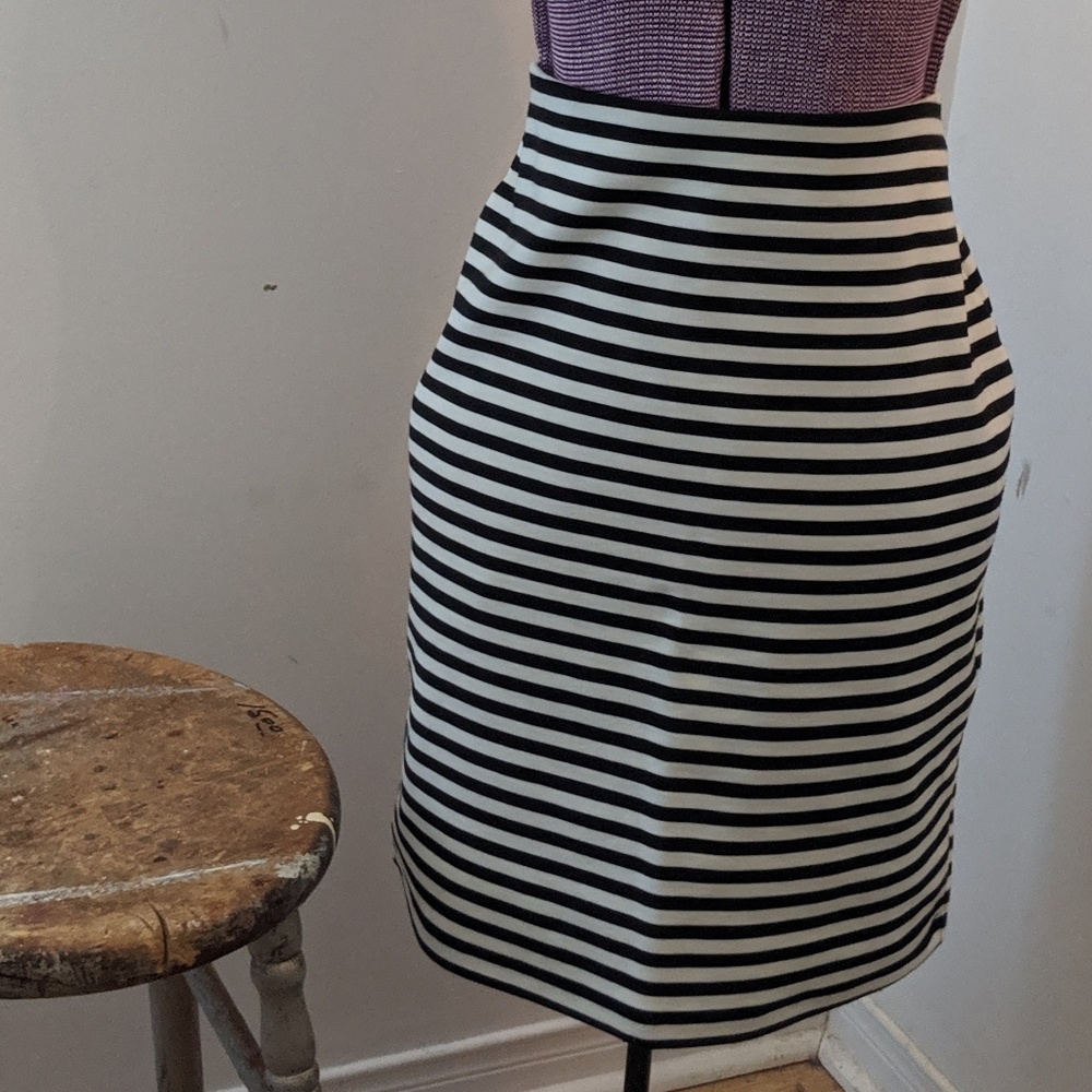 Gap stretchy striped skirt